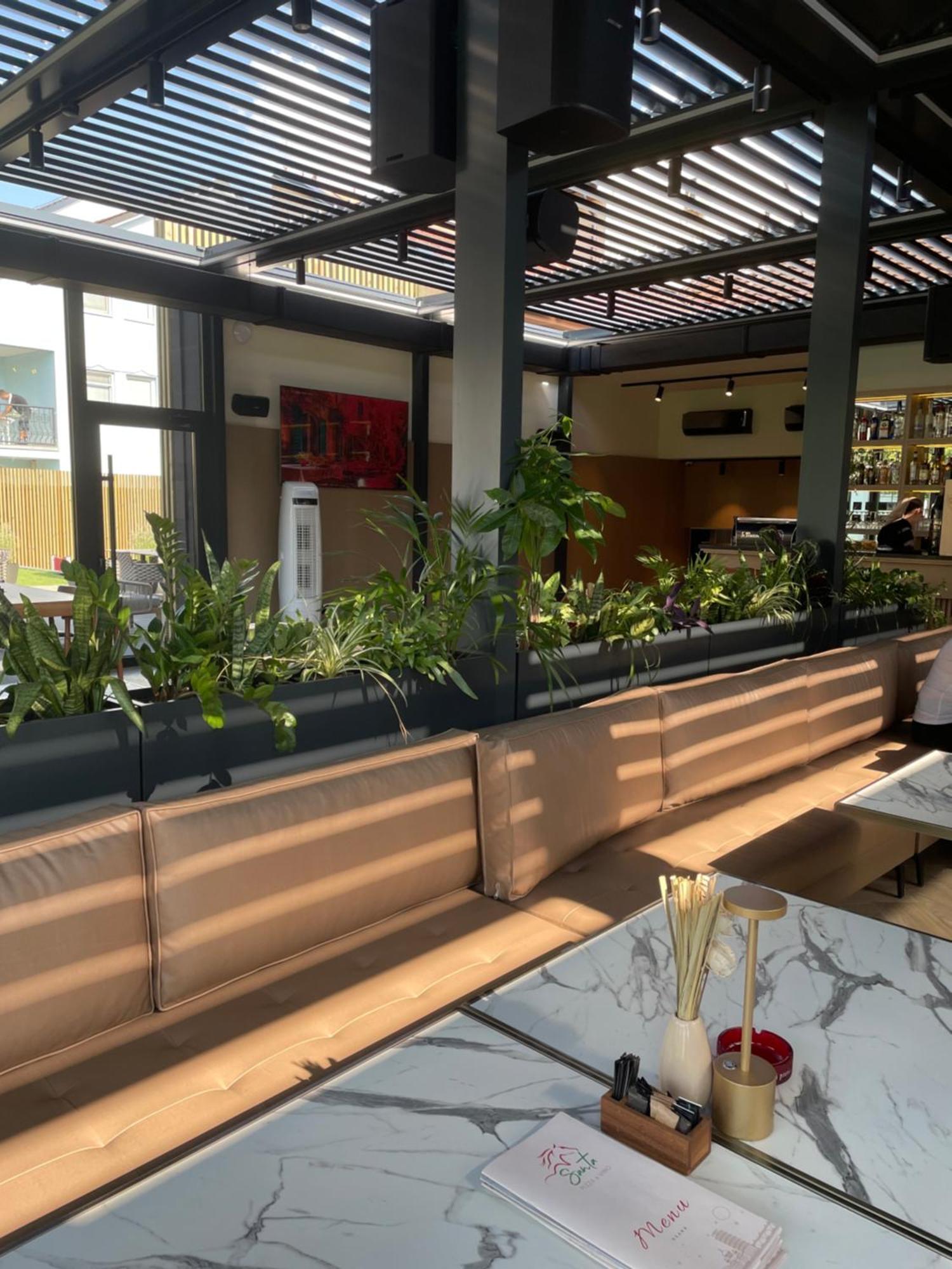 Santa Villa & Restaurant Sremska Mitrovica Exteriör bild